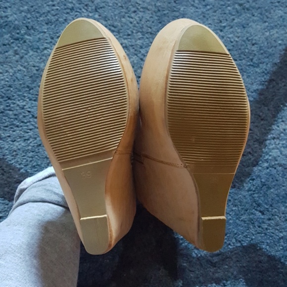 *SOLD* wedge booties - Picture 6 of 7
